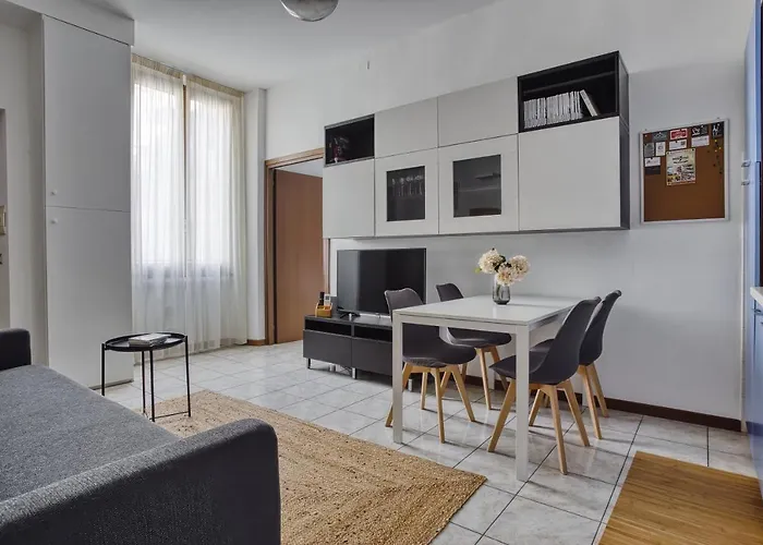 Hostmate - - Lomellina - Citta Studi Apartment